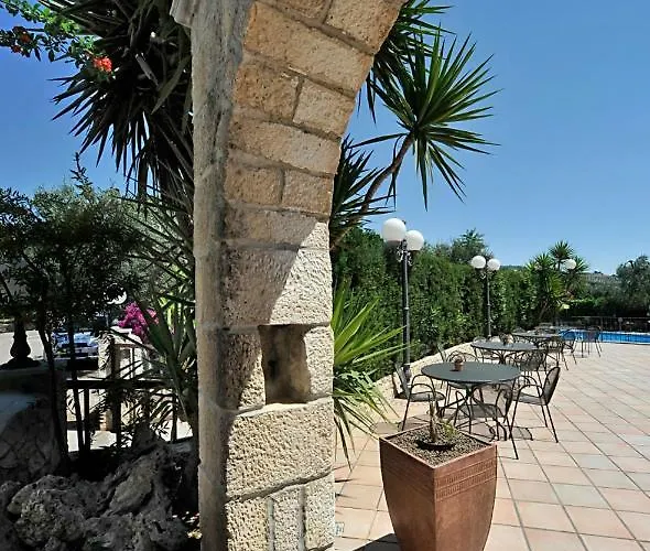 Hotel Apeneste