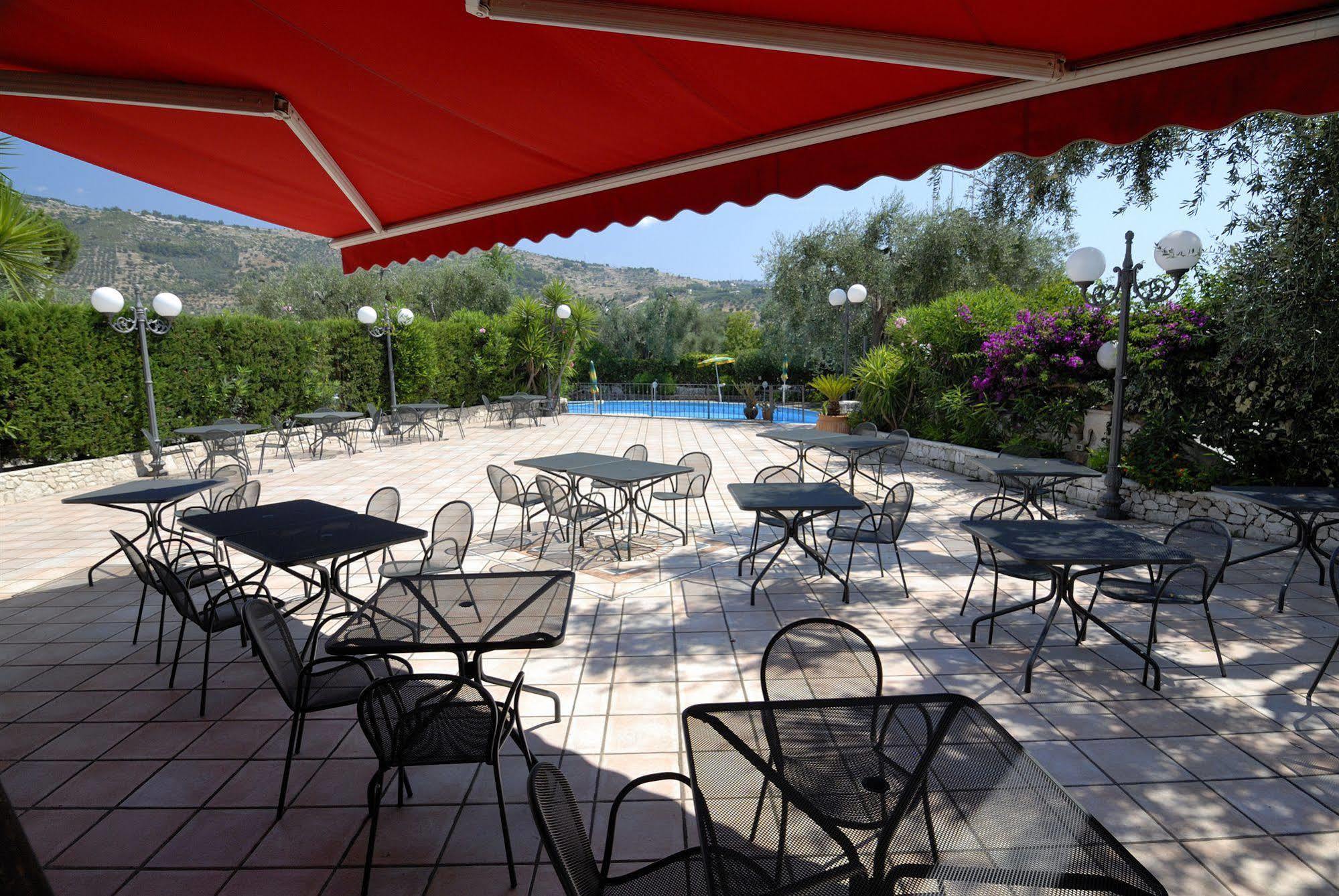 Apeneste Hotel 3*