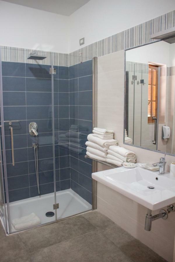 Apeneste Hotel 3*